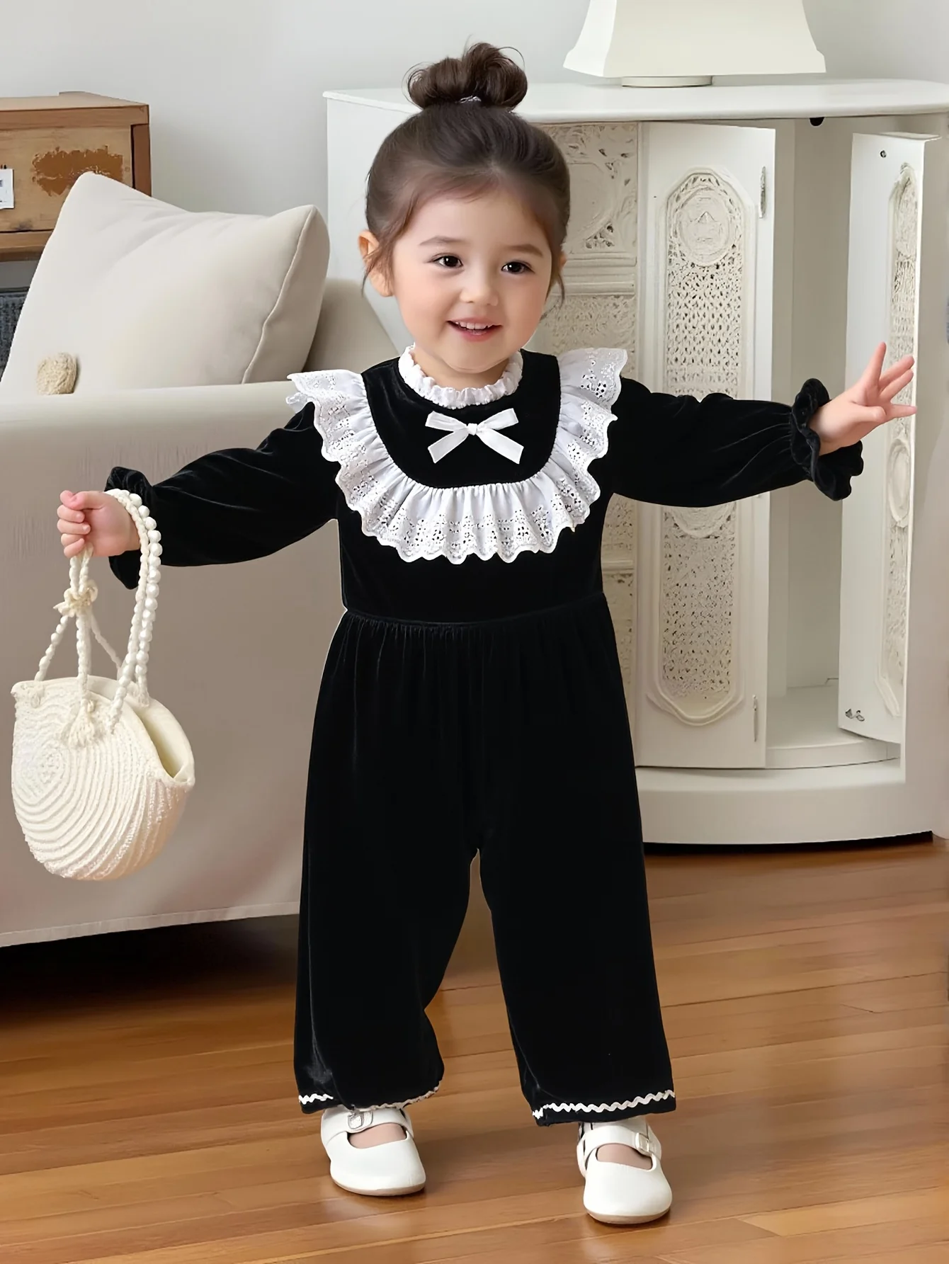 

Velvet Patchwork Lace Casual Jumpsuit For Baby Girls In Autumn And Winter, Fashionable Jumpsuit For Parties