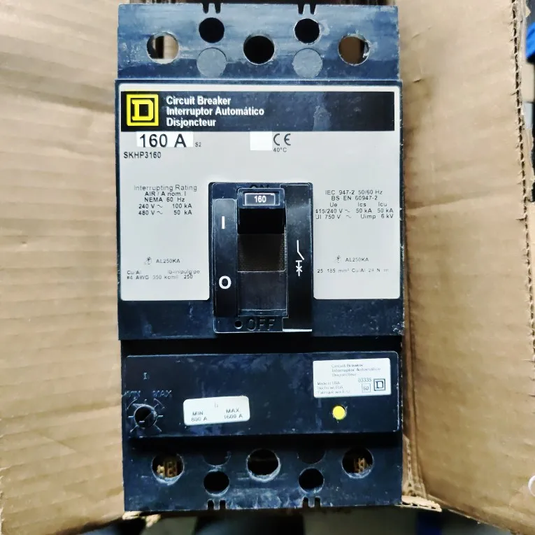 

Квадратный D SKHP3160 3P 160A