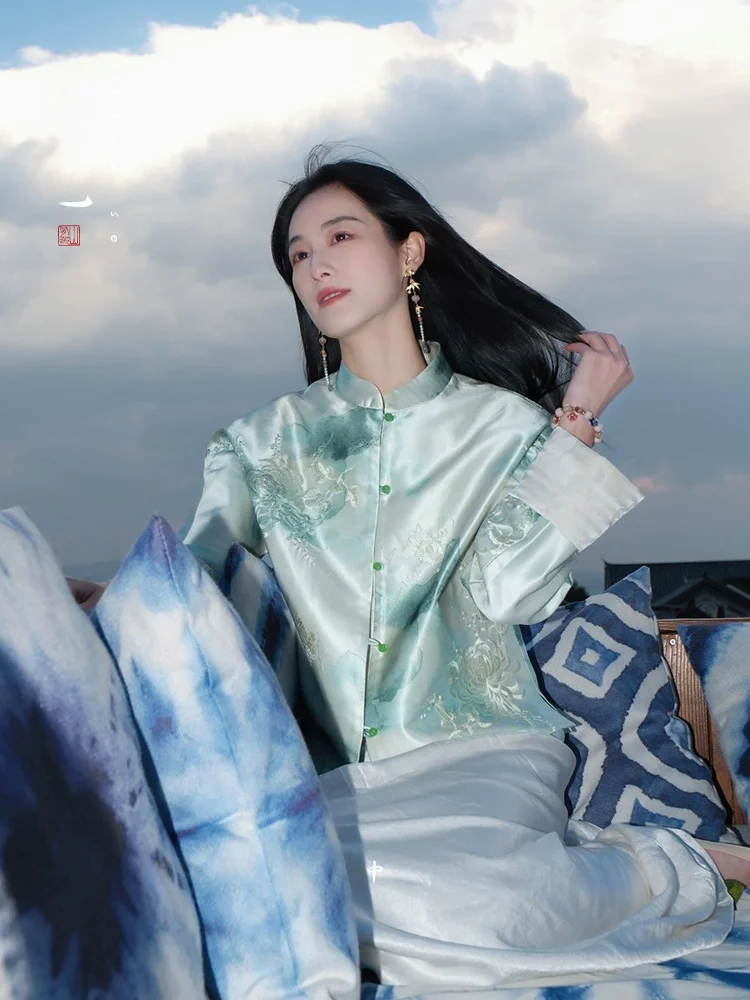 

New 2025 Chinese Sle Loose Simple Watercolor Print Embroidered Cysanthemum Jaet Women's Faion Ethnic T Top