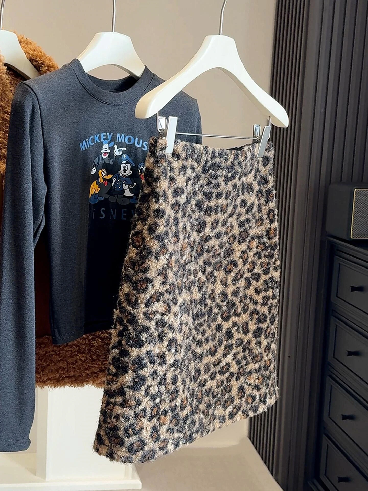 Thickened Lamb Fur Leopard Print Half Skirt Women's High Waist Slimming Woolen A-Line Short Skirt Casual Style Zipper Closure