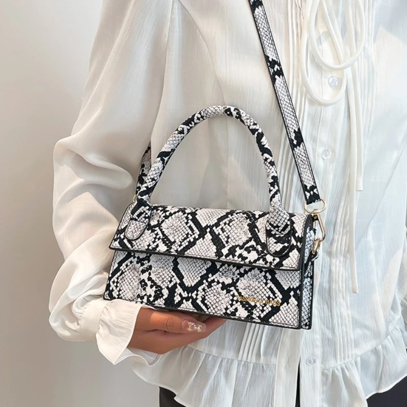 

Chic Ladies Commuting Handbag - JK School Style Simple Cute Design Underarm Bag Portable Casual Trendy Accessory