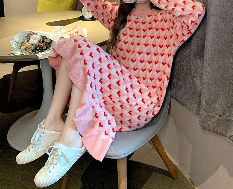 ฤดูใบไม้ร่วงและฤดูหนาวใหม่ Love เสื้อกันหนาวผู้หญิงหลวมสไตล์ขี้เกียจความยาวกลางชุดถักภายใน