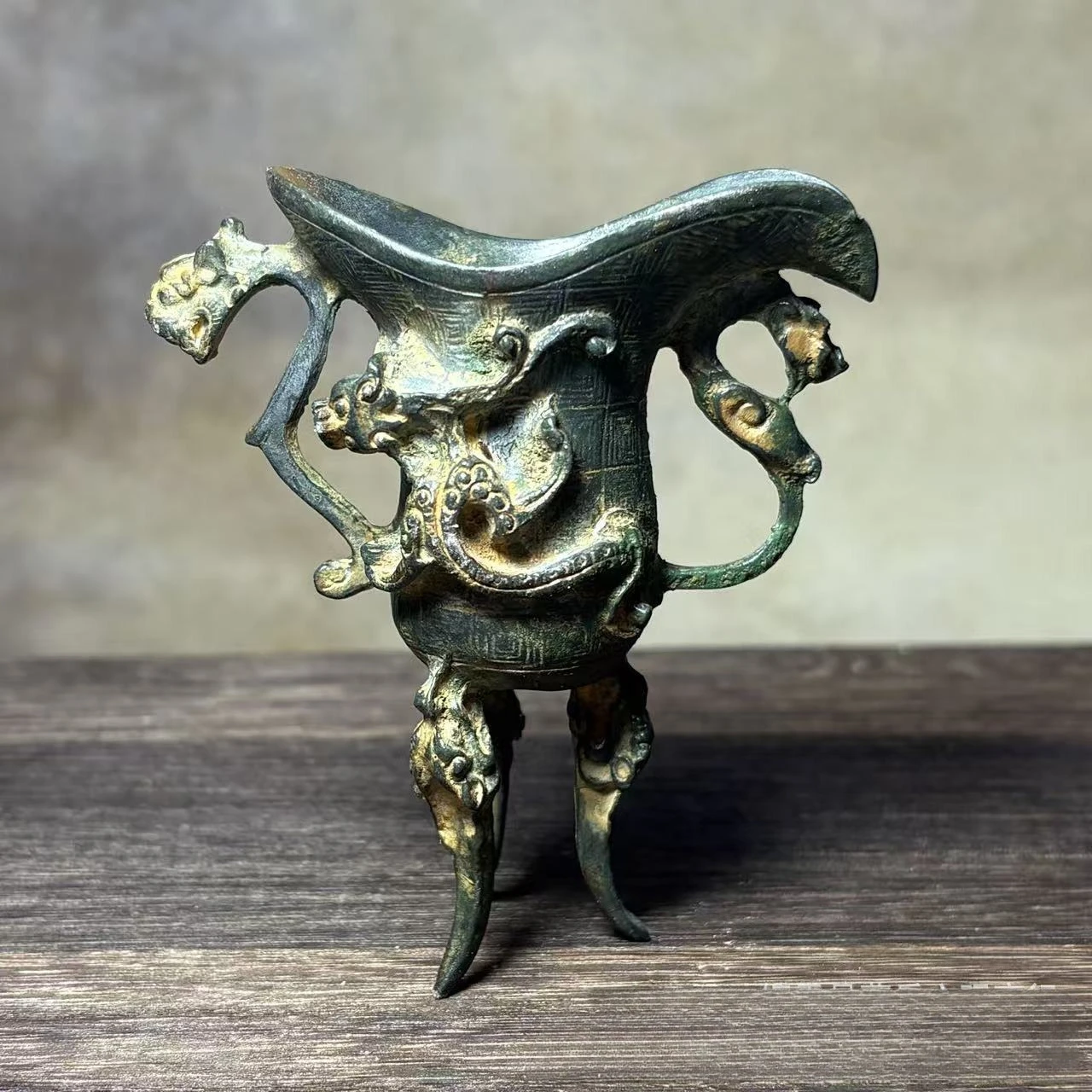 Antique Bronze Wine Cup, Chinese Vintage Dragon Pattern Tripod Goblet, Retro Table Ornament Collectible Home Decor
