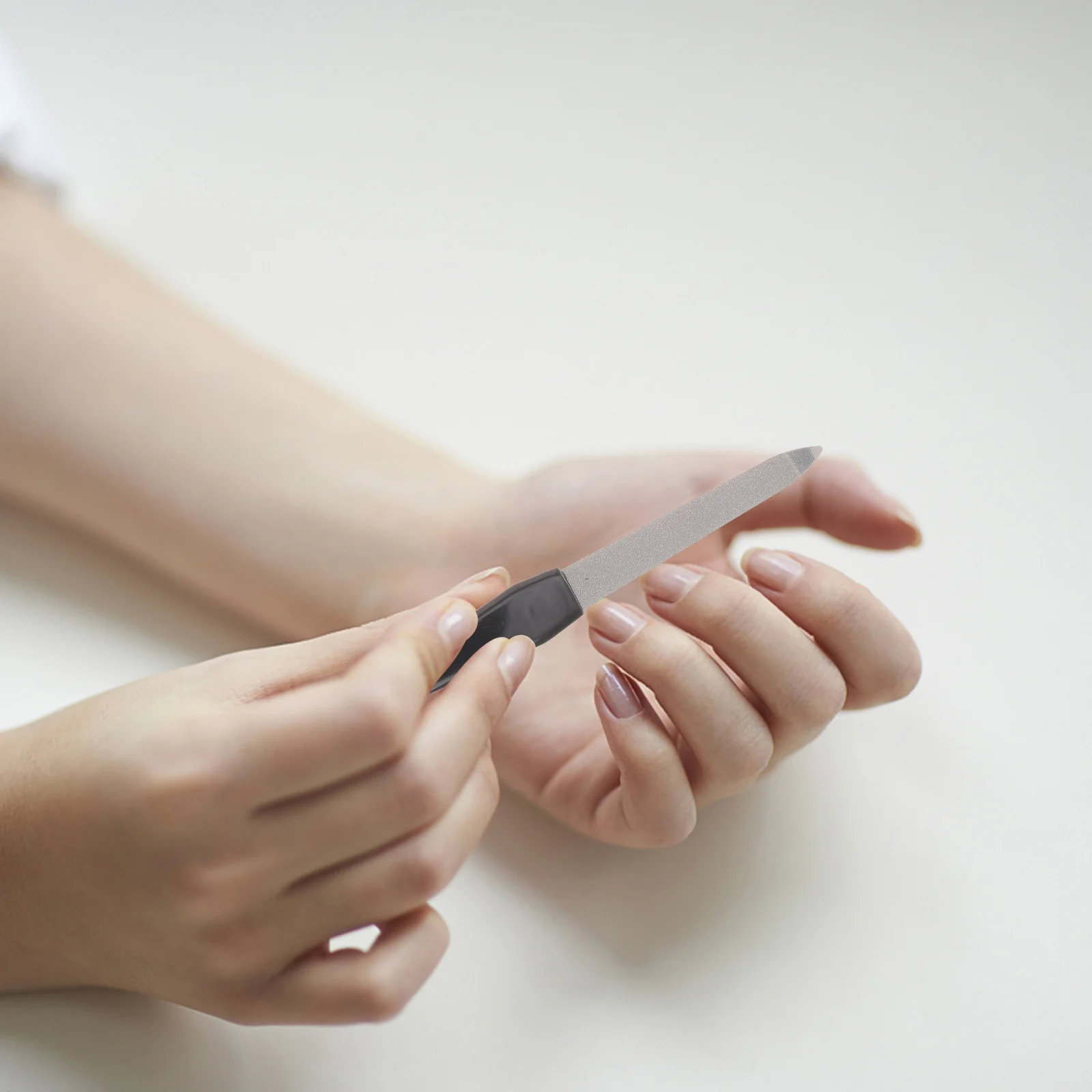 스테인리스 스틸 양면 네일 파일 금속 버퍼 긴 손잡이 내구성 있는 매니큐어 도구 네일 아트 파일 및 버퍼 매니큐어 도구