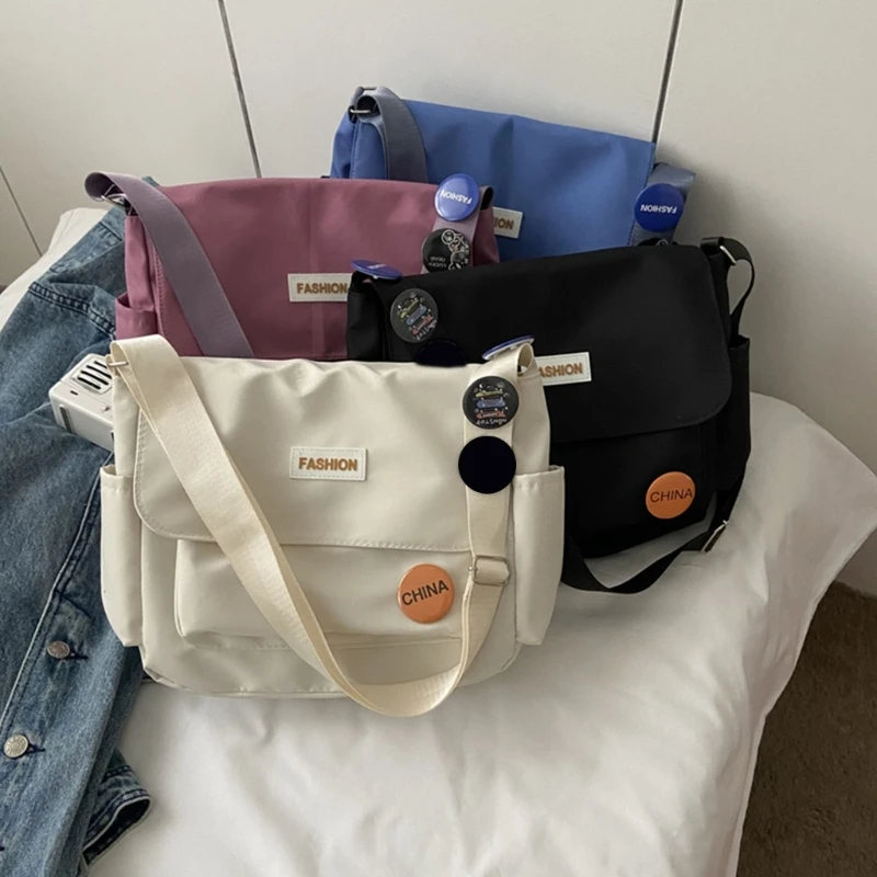 

Lightweight Practical Nylon Shoulder Bag Spacious For Commute Travel Daily Use