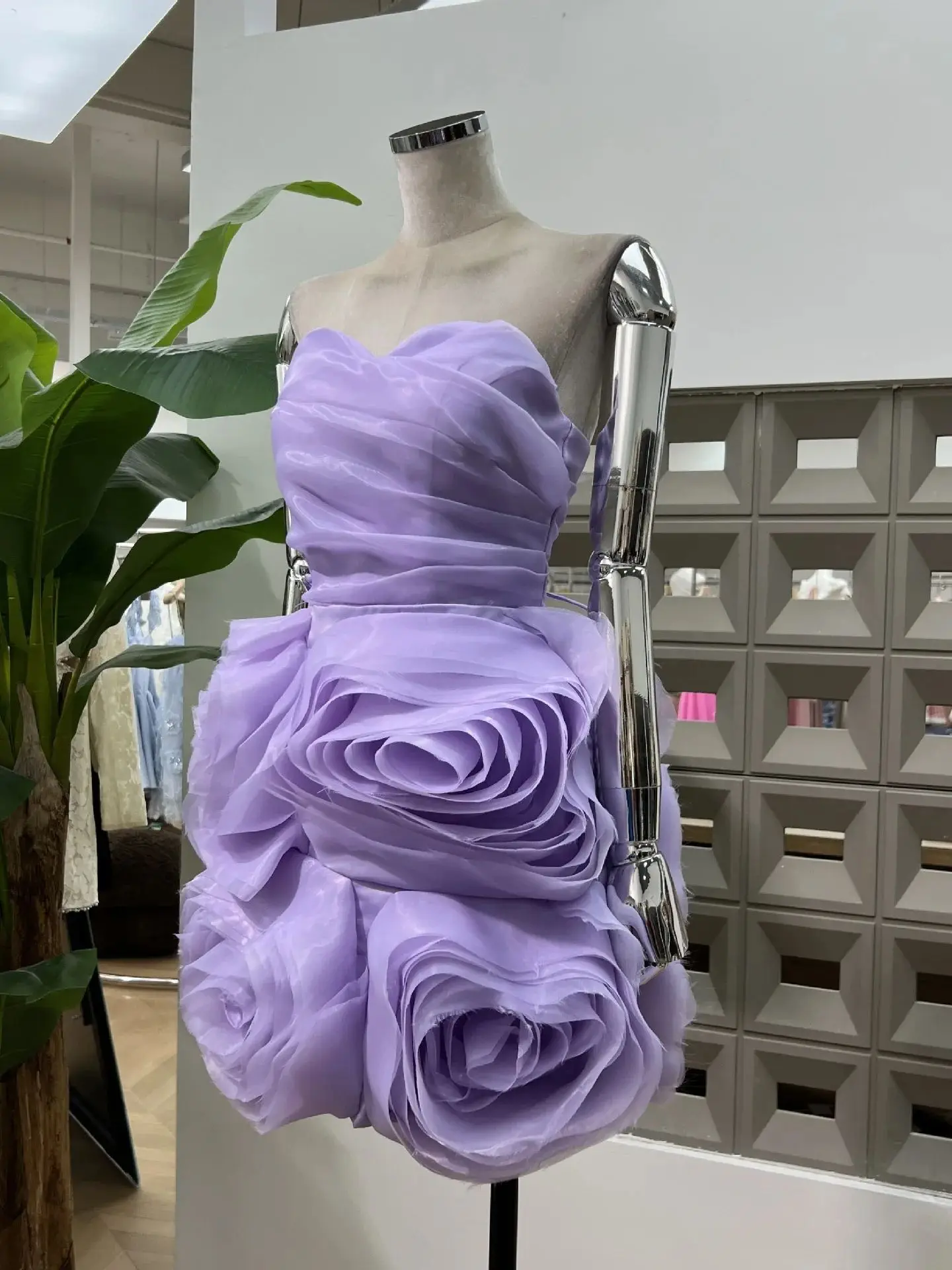 Sommer Neue Ankunft 3D Floral Rüschen Lavendel frauen Mini Kleider Trägerlosen Korsett Abendkleid Kurze Prom Party Formale Kleid