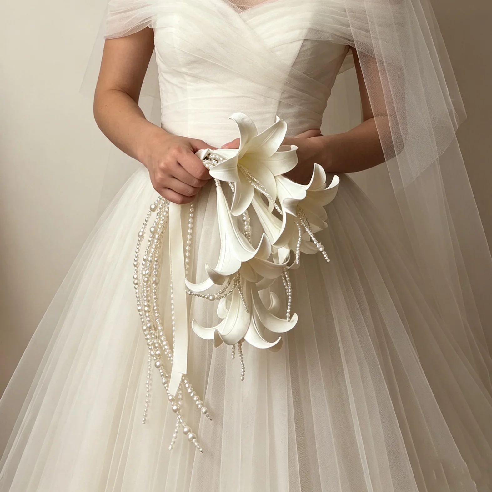 PEORCHID White Lily Bridal Bouquet Pearls Wedding Decorations Silk Luxury Artificial Buque De Noiva Bridesmaids Flowers Bouquet