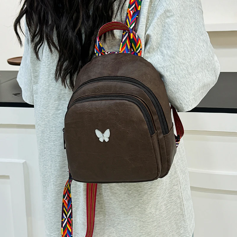 กระเป๋าเป้สะพายหลังแบบเป็นกลางสำหรับผู้ชายและผู้หญิงเหมาะสำหรับการเดินทางและไปโรงเรียน พวกมันยังเหมาะสำหรับนักเรียนใช้ด้วย