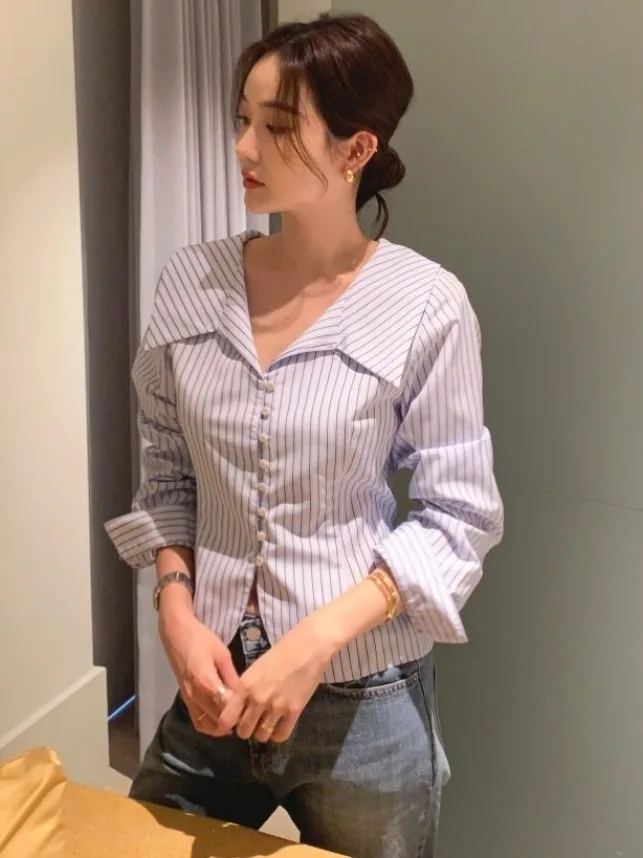 

Slim Fit Striped Shirt Women's Long Sleeve Turn-down Collar Short Style Single Button French Design Breathable Skin-friendly