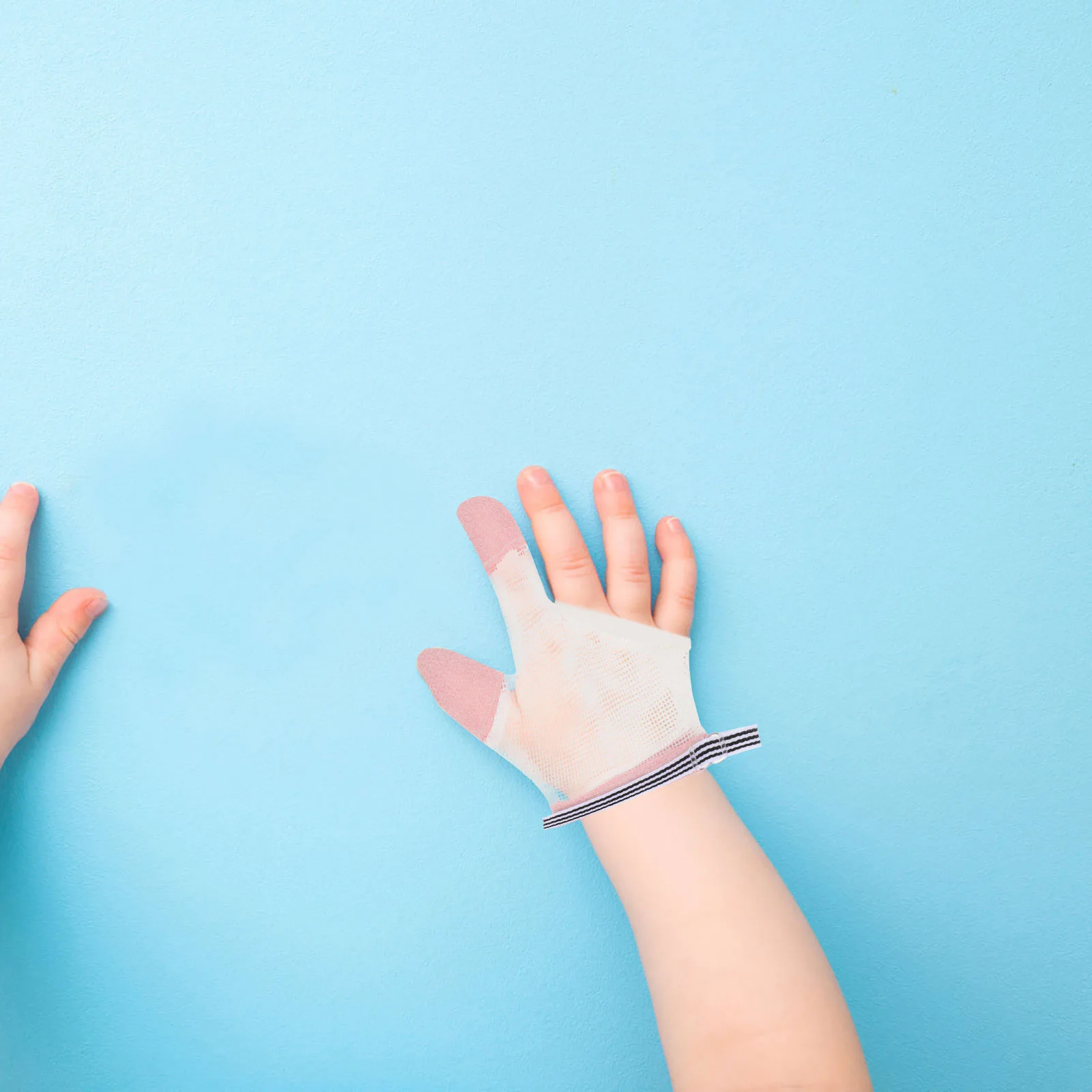 2Pairs إصبع مص وقف قفازات تنفس الإبهام مص سدادة الرضع إصبع حامي مسمار العض الحرس