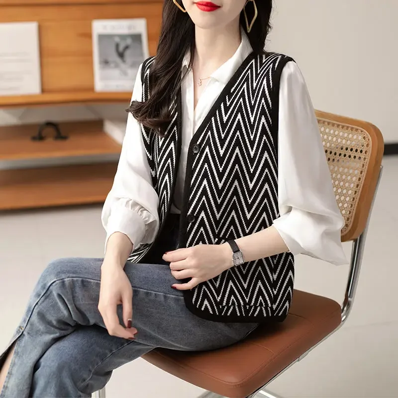 

Шикарный вязаный кардиган без рукавов, весна-осень 2022, новый жилет с v-образным вырезом и карманами, негабаритная повседневная рабочая одежда в корейском стиле