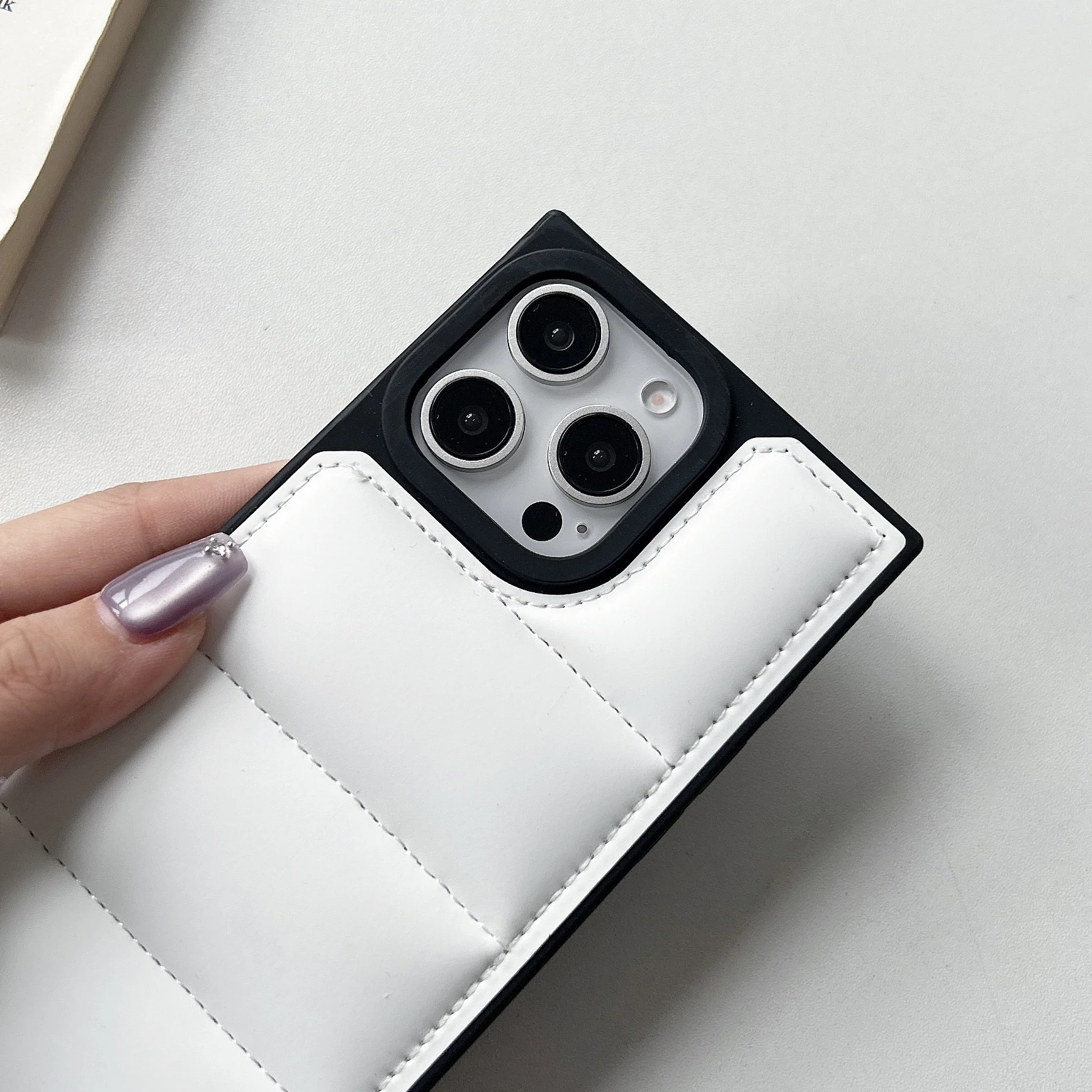 Square Down Jacket Black White Mobile Phone Cases For iPhone 17 Air 16 15 14 13 Pro Max Protective Shockproof Cover Shell Shield - náhled 3