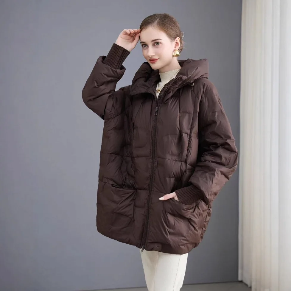 2025 Piumino da donna nuovo autunno/inverno Giacca europea alla moda con cappuccio per pendolari