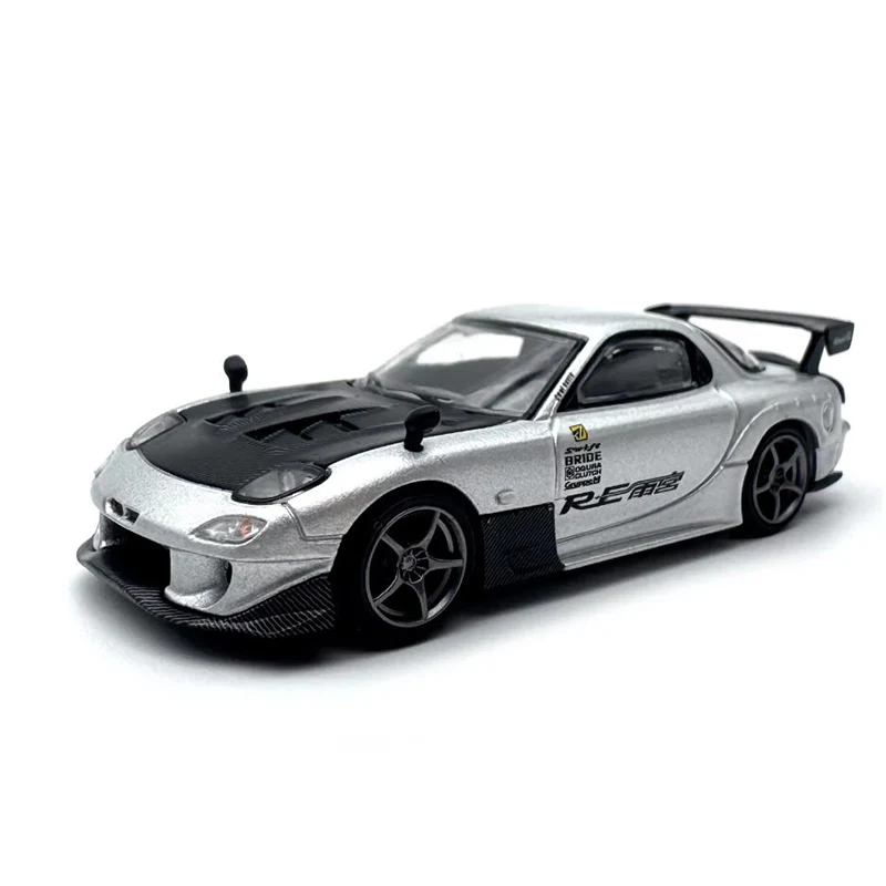 

Модель спортивного автомобиля MINIGT GTR-R35 в масштабе 1/64, имитация из сплава, статическая коллекционная модель, игрушка, подарок, сувенир, украшение