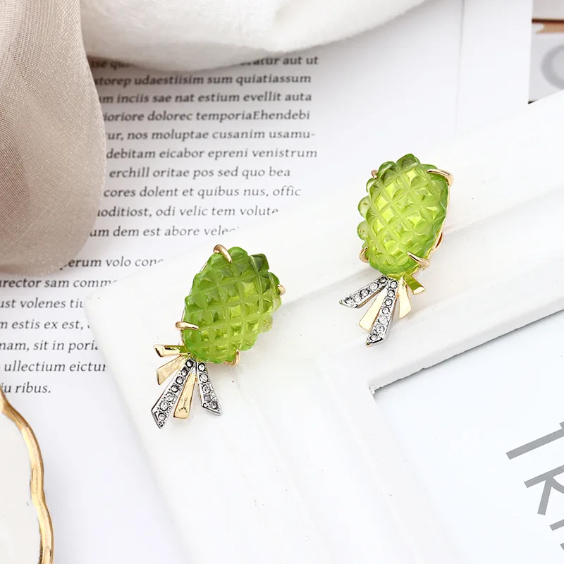 

European and American Genius Designer Fashion Personality Ear Clip Fashion Temperament Simple Pineapple Ear Clip