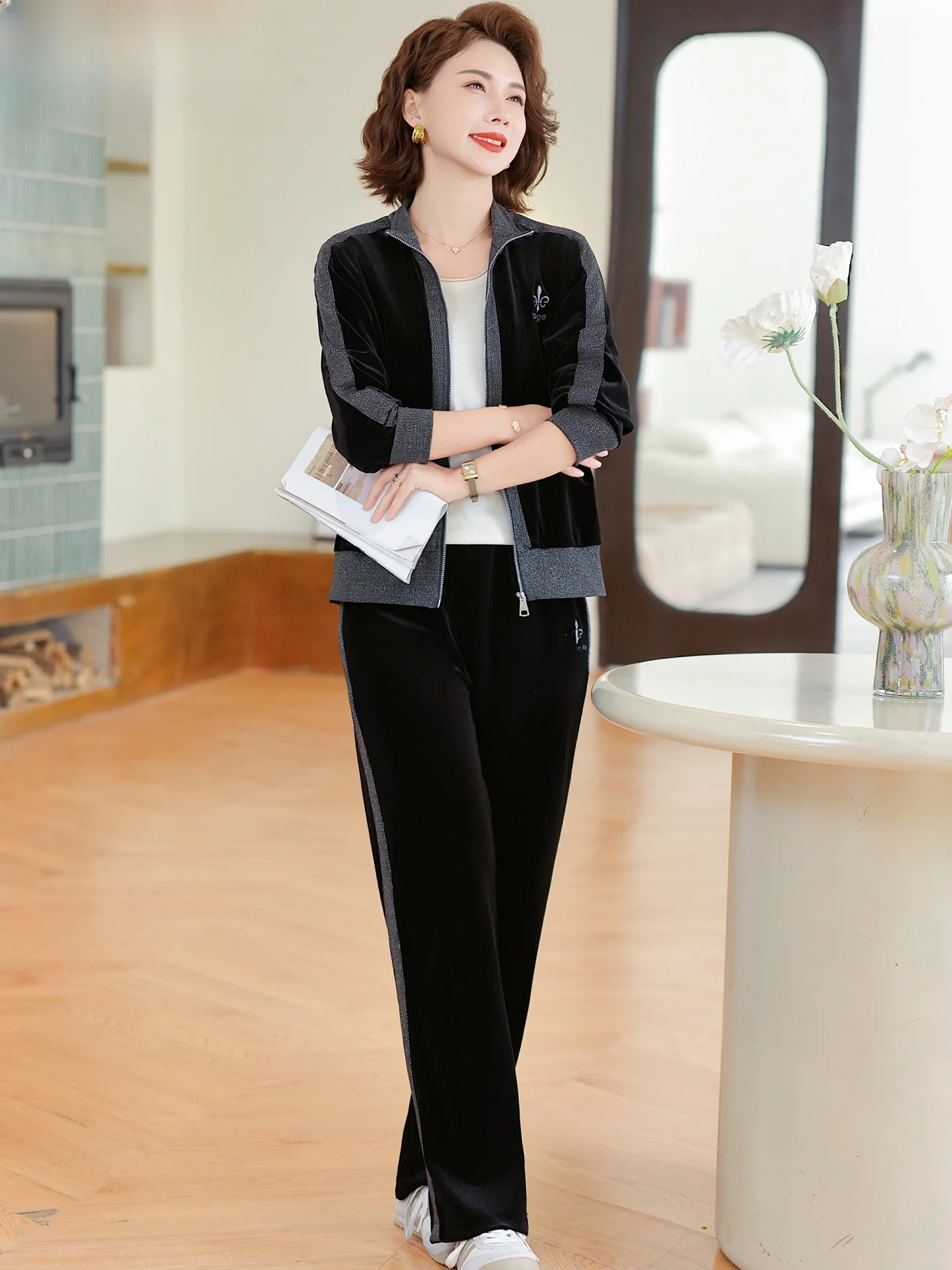 

Велюровый спортивный костюм для женщин среднего возраста: осенний модный повседневный комплект свободного кроя с молнией, длинные брюки, две части