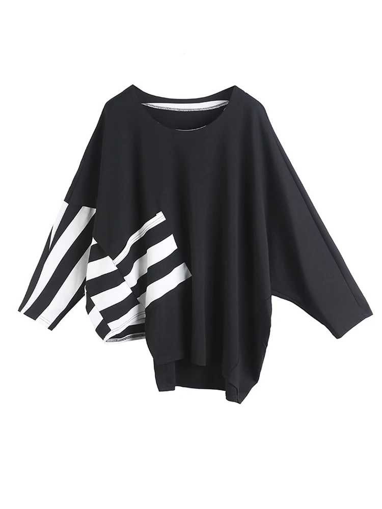 [EAM] Women Black Striped Irregular Big Size Casual T-shirt New Round Neck Long Sleeve Fashion Tide Spring Autumn 2024 1DF5282