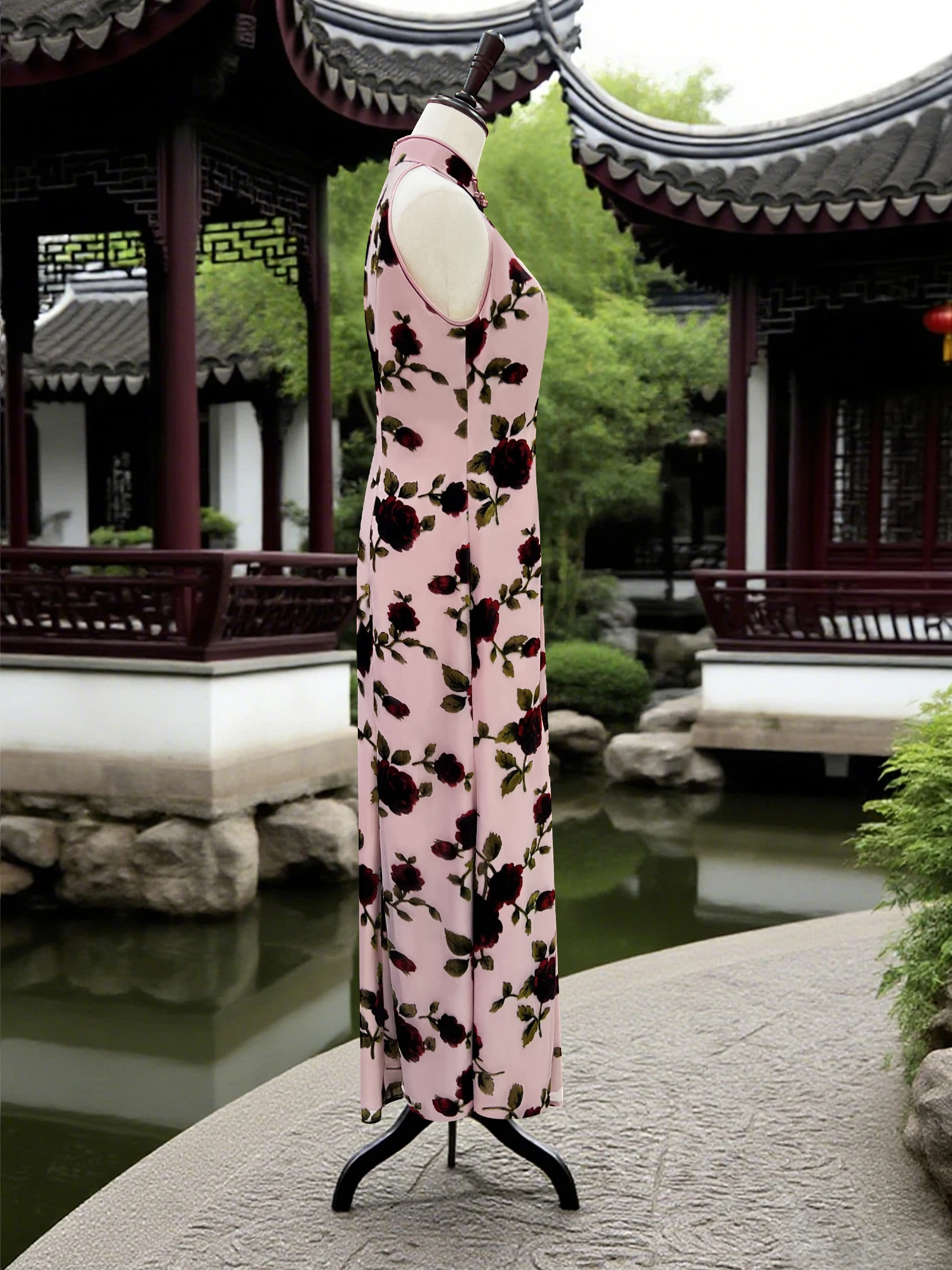 النمط الصيني الجديد تحسين تشيباو تنورة طويلة المخملية الوردية بلا أكمام مطبوعة تنورة ذيل السمكة ضئيلة