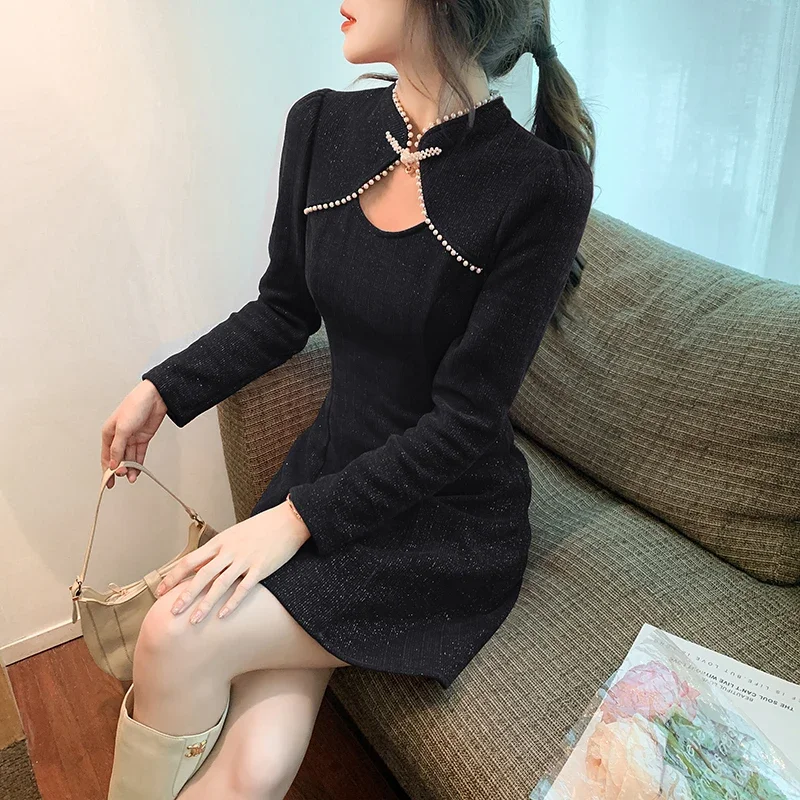 

Осень-зима, повседневное роскошное вечернее платье, женское современное платье Cheongsam 2025 года — жемчужный акцент и блеск, восточное облегающее платье миди