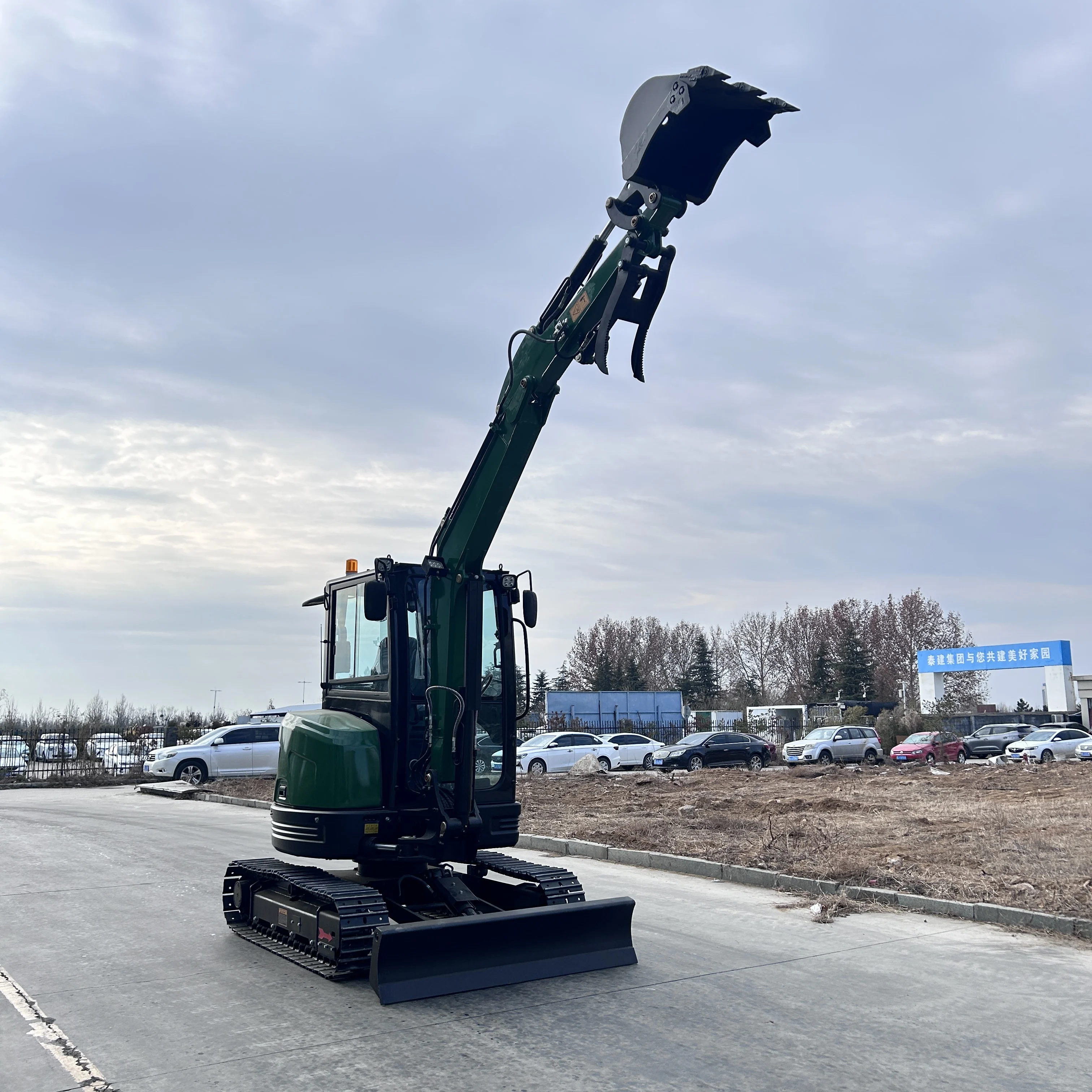 

Мини-экскаватор EPA, высококачественный двигатель, новый 3,5-тонный рабочий вес, геомометрическое оборудование, мини-экскаватор на продажу с кабокой