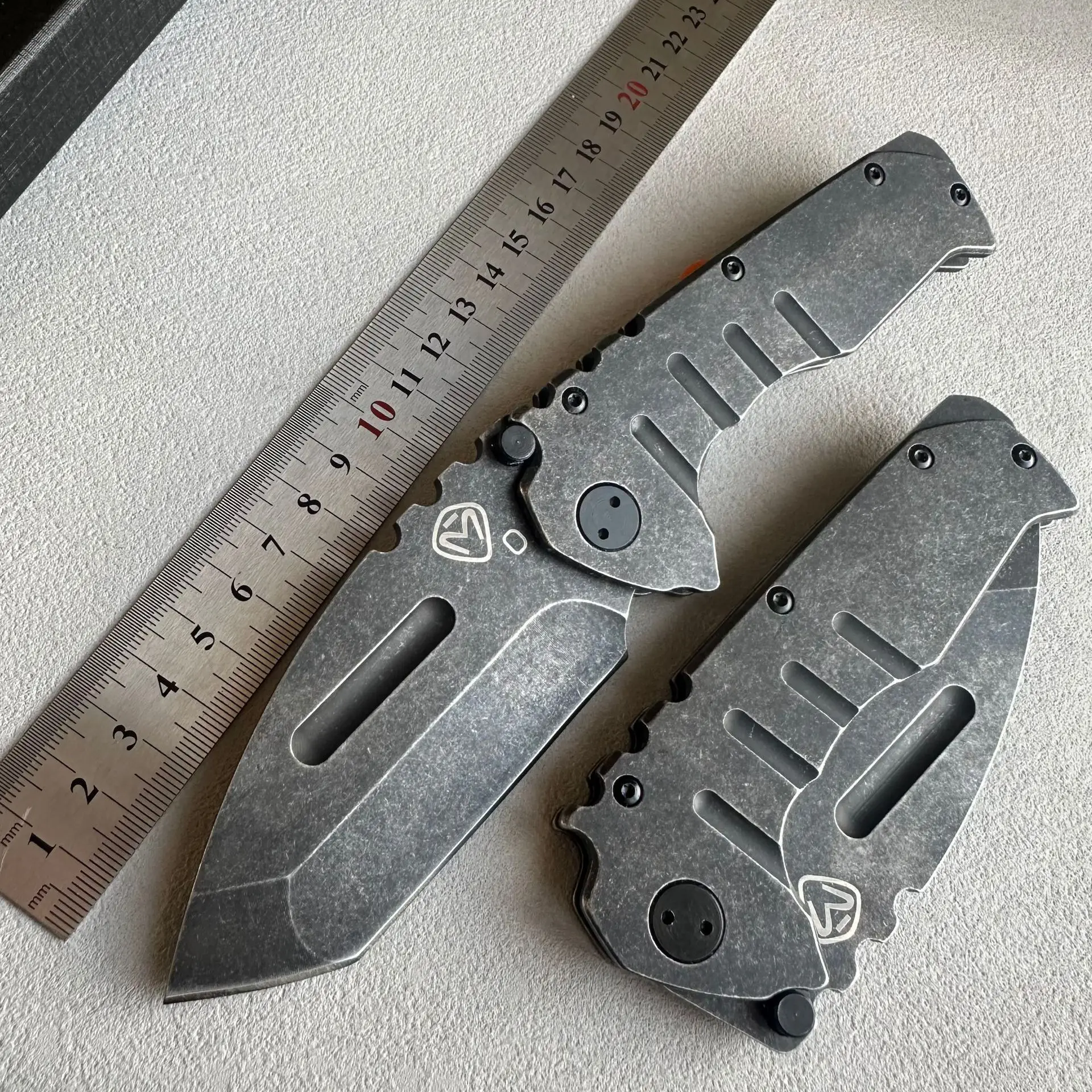 

Heavy outdoor folding knife D2 high quality hardness sharp wilderness survival camping