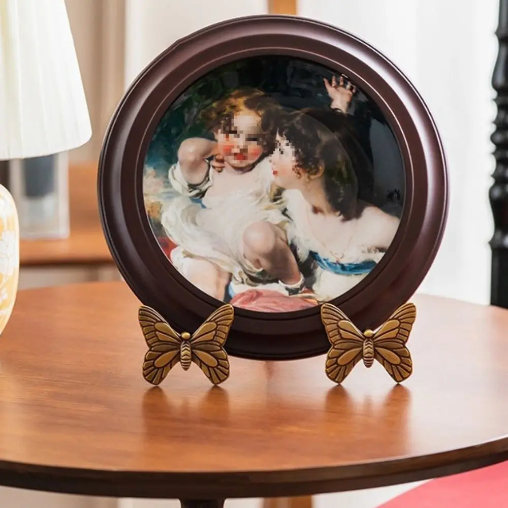 

Vintage Design Butterfly Alloy Plate Stand Butterfly Motif Light Luxury Style Gold Decorative Easel Dining Table Brass
