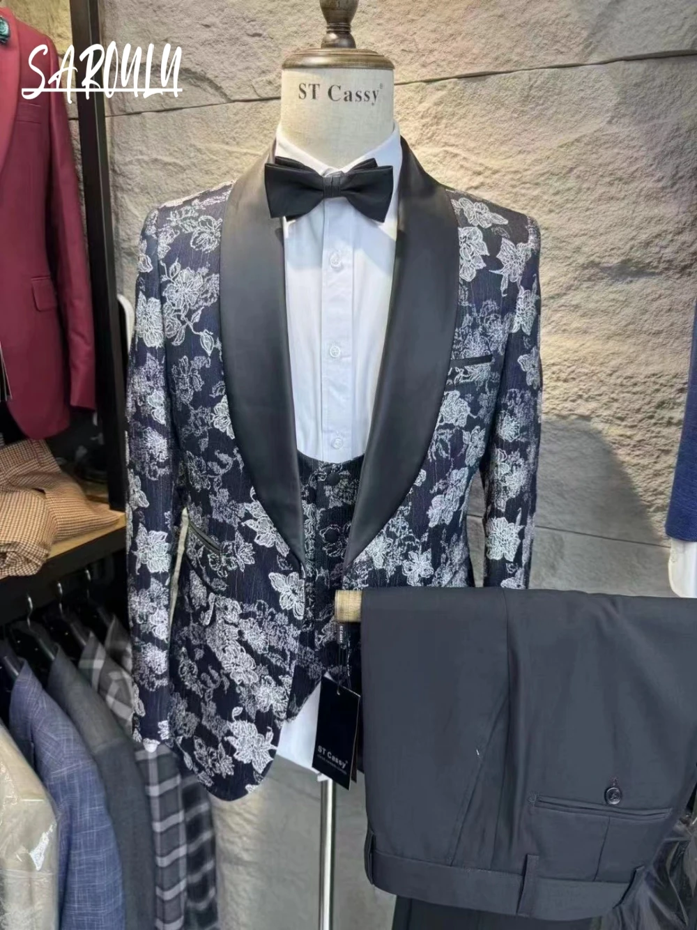 Traje de 3 piezas para hombre, chaqueta ajustada personalizada con estampado, chaleco, pantalones, conjunto delicado de un solo pecho, ropa elegante para novio, envío rápido