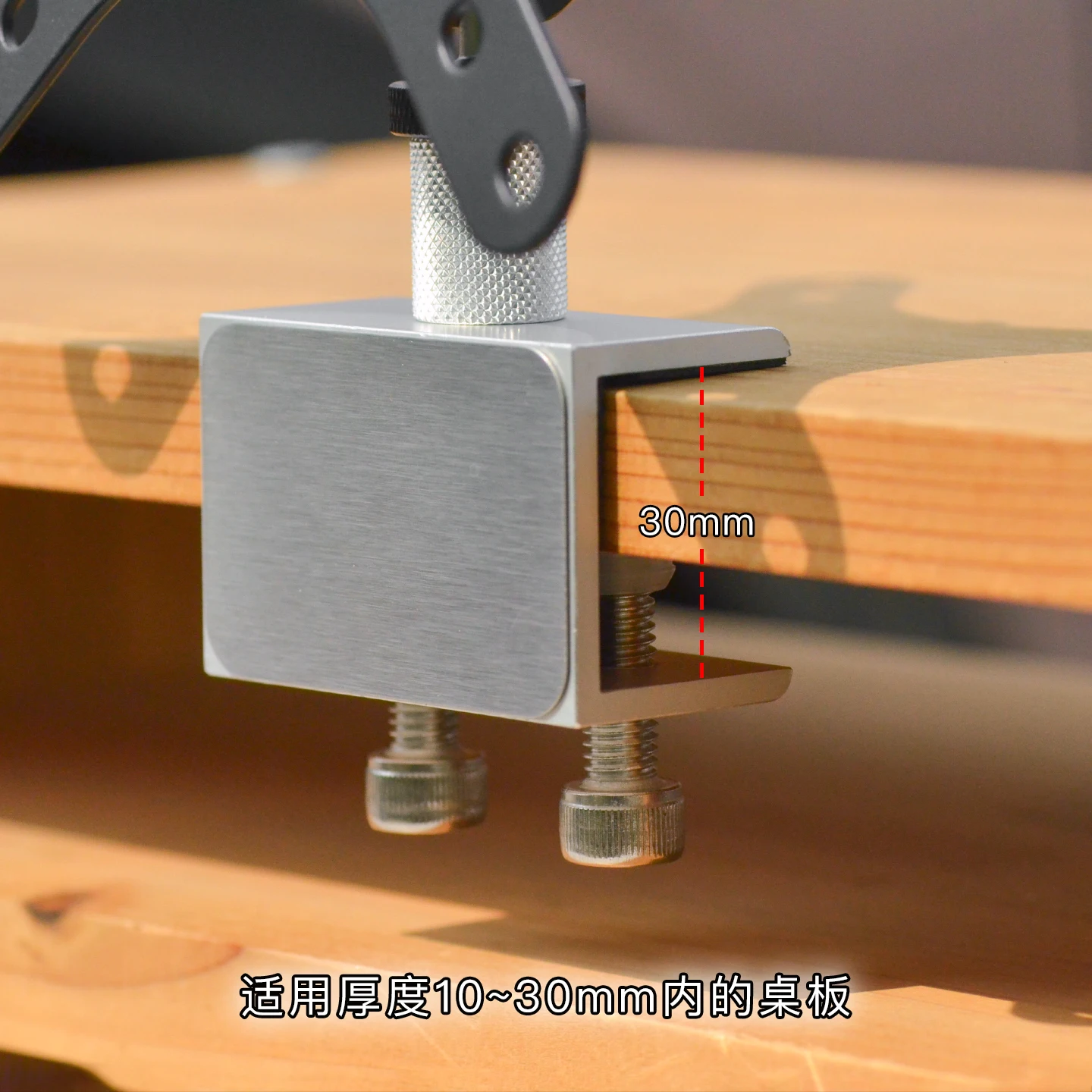 The VESA universal desktop dua - Dual Monitor Desk Setup 评论和价格