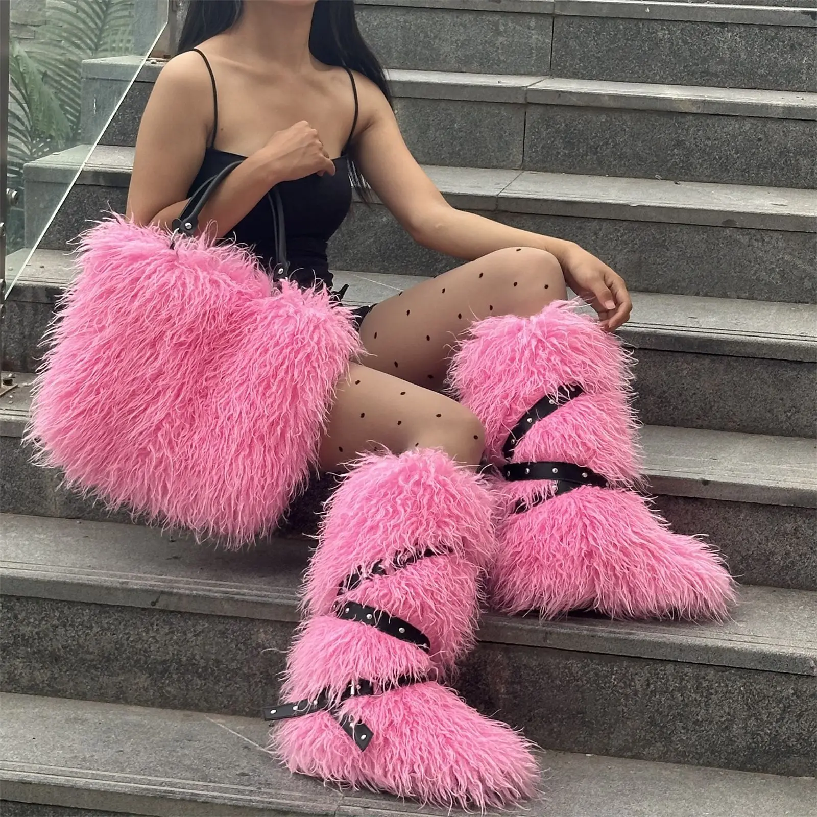 

Women's Winter New Style Imitation Beach Sheepskin Strap Handheld Tote Foreskin Strap Fur Fur Warm Snow Boots Knee Boots Set