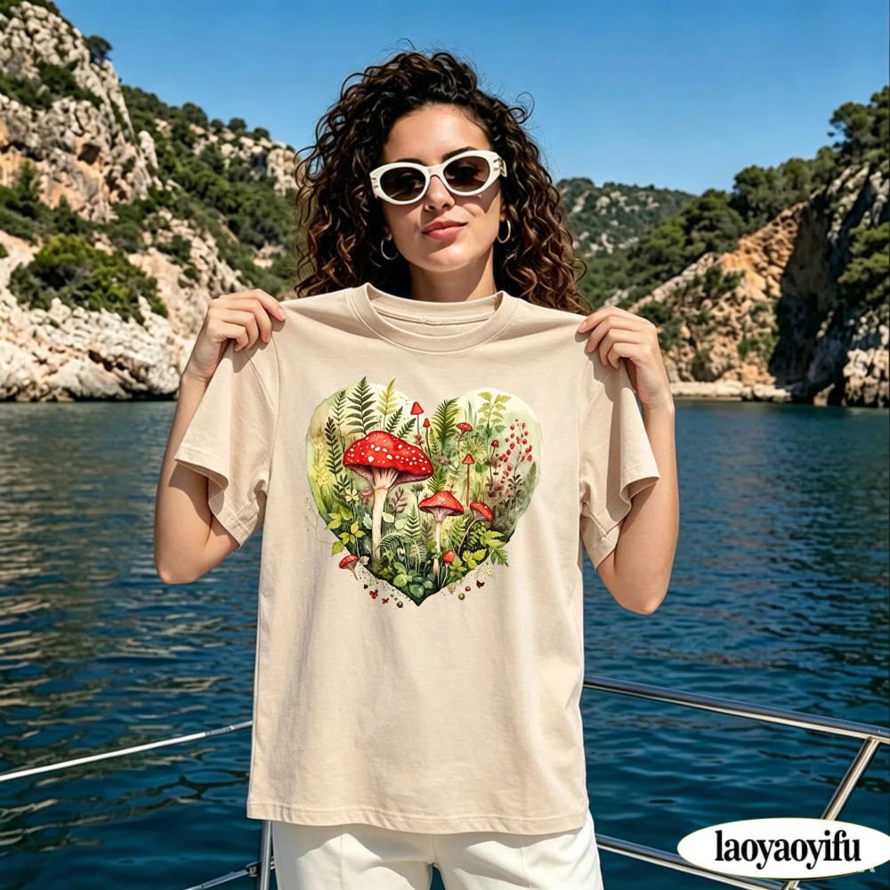 Red Fly Agaric Mushroom Heart Shape Graphic T Shirt Women Summer Forest Botanical Print Tee Cottagecore Aesthetic Top