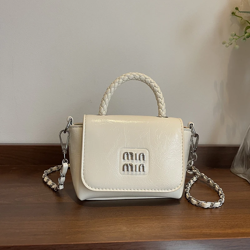 

Luxury Designer Paris Fashion Handbag For Women With Leather Finish Trendy Logo And Versatile Everyday