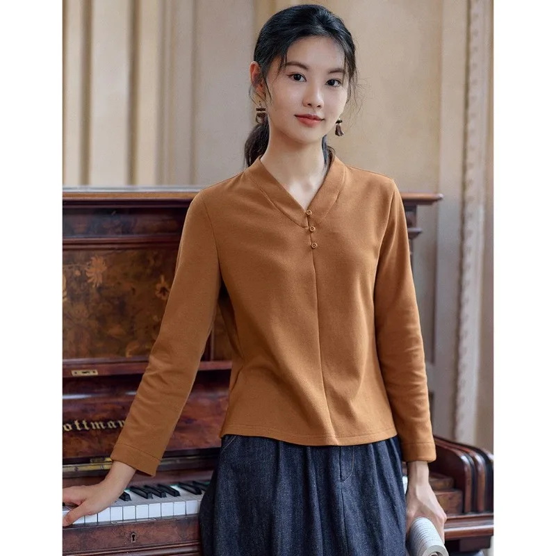 

Elegant and Versatile Buttoned Solid Color Pullover Caramel V-neck Long-sleeved Slim Fashion Casual Top