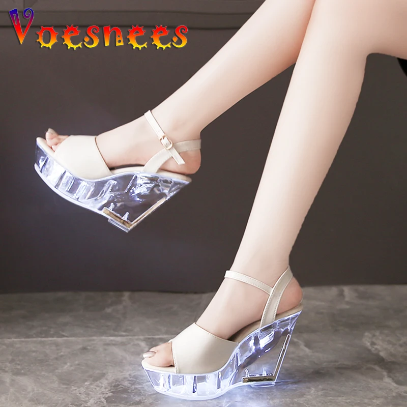 Talons hauts à l'offre elles compensées transparentes en cristal pour femmes, sandales de fête lumineuses à LED, modèles de chaussures d'été, boîte de nuit, mode, nouveau, 10.5cm