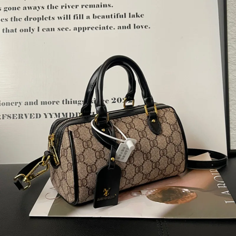 Women's High-Grade Boston Bag Classic Versatile Large Capacity Shoulder Crossbody Bag for Ladies' Light Luxury Retro Handbag