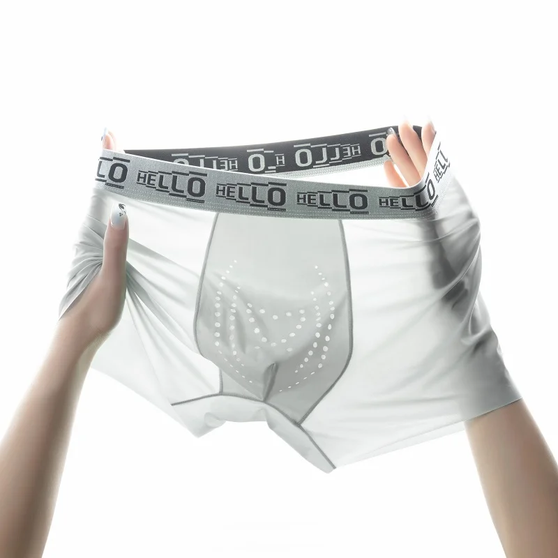 Simple solid color men's underwear with three combinations, made of soft fabric that is breathable and not stuffy