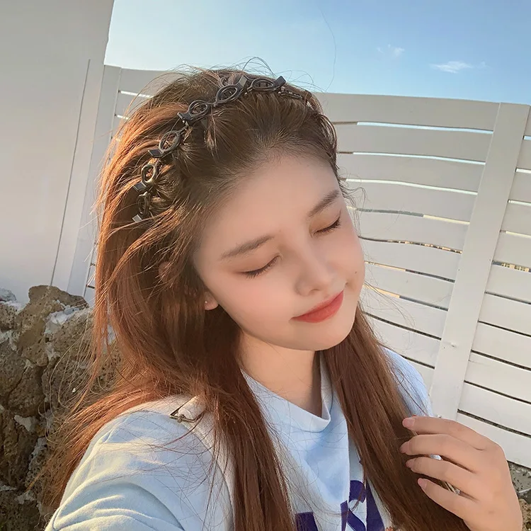 

Ins Style 3D Plaid Hair Hoop Trending Flyaway Tamer Hollow Braided Bangs Fixing Clip New Headwear