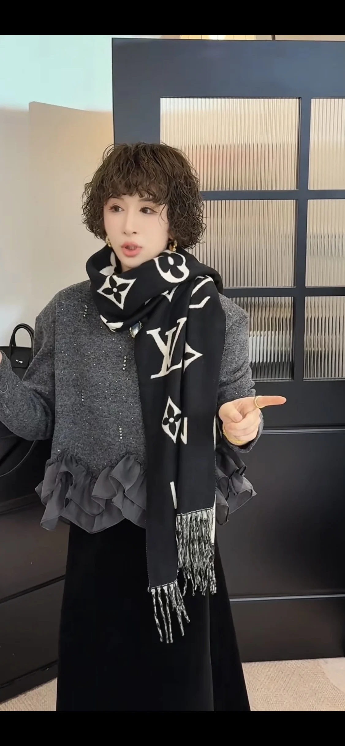 

Модный свободный вязаный свитер однотонного цвета, повседневный универсальный дизайн, осенняя новинка, женская одежда из Европы