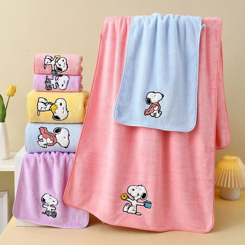 

New Snoopy Bath Towels Kawaii Anime Cartoon Printed Embroidery Accessories Bathrobe Men's and Women's Home Bathroom Gifts