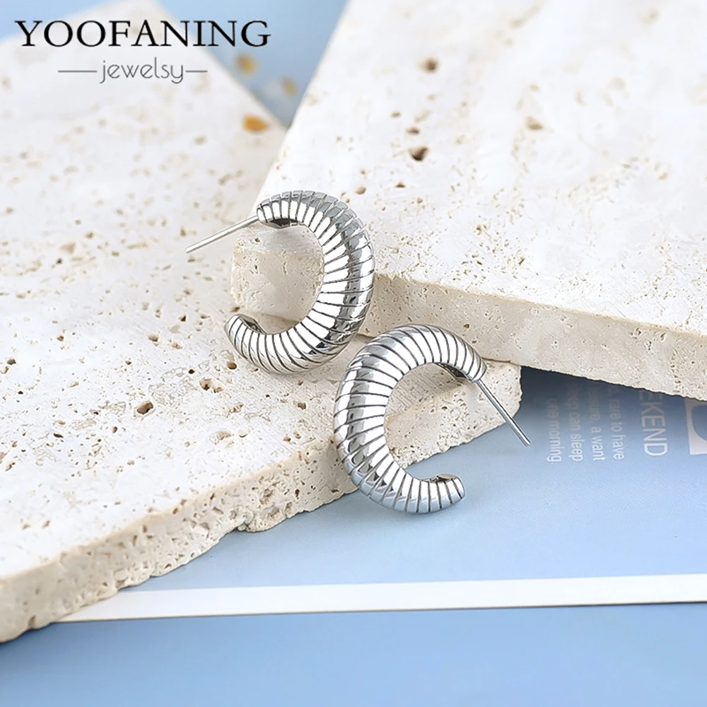 

925 Sterling Silver Ear Needle high-end simple hoop earrings striped C design men's/women fashionable single item jewelry gift