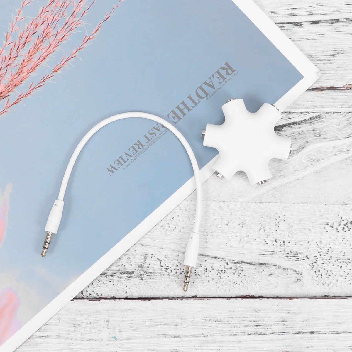 

6 Port Hexangular Audio Splitter Connector 5 Way Female Adapter for Devices with 35Mm Perfect for Sharing Music