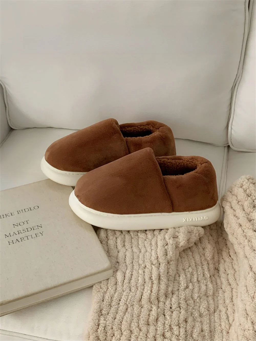 

Couples Plu Slippers Anti-Slip Warm Home oes Soft Bot Cotton Slippers Men's Women's High Heel Indoor Winter Slippers