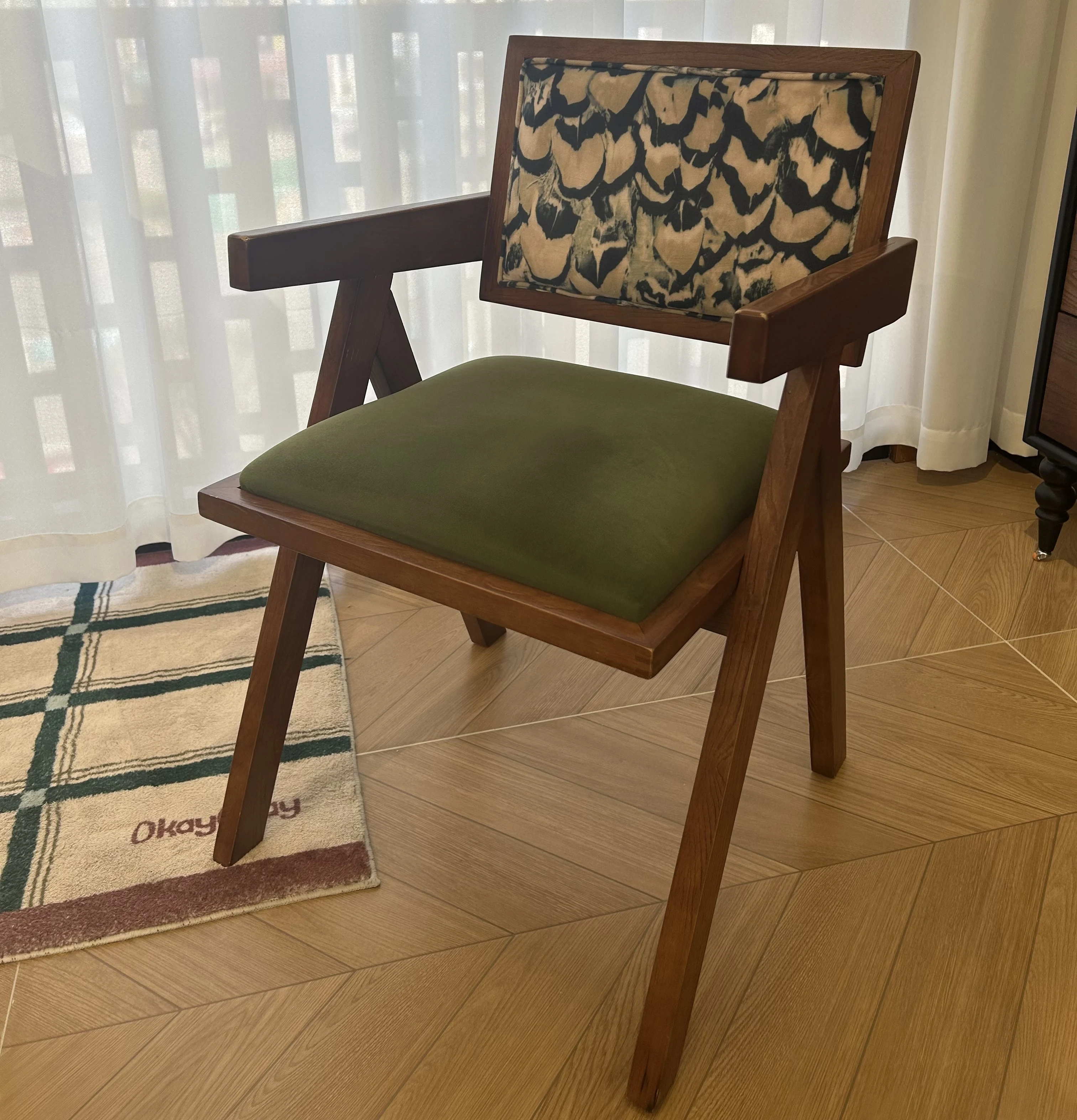 #Nordic Modern Upholstered Living Room Chair - Fabric Cushioned Wooden Frame Backrest Chair For Restaurant Hotel Or Coffee Shop