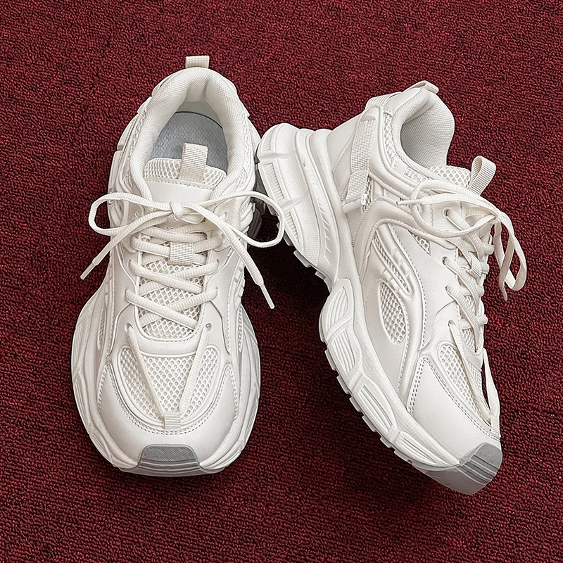 

The 2025 new men's casual shoes are selling well in summer.They are fashionable and versatile for daily use. Women's sports shoe