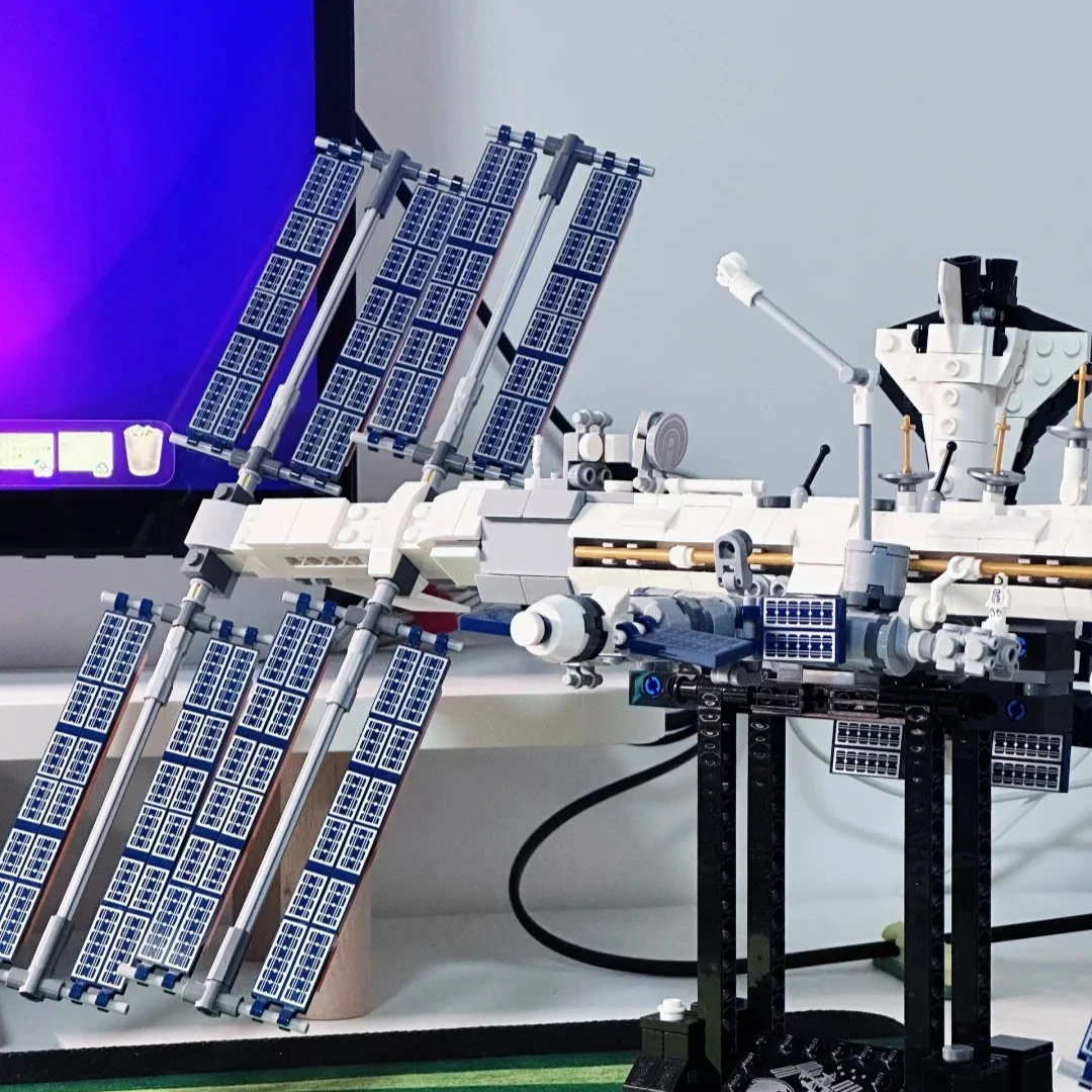 Ideas de estación espacial internacional, modelo de bloques de construcción, Kit de construcción, juego de ladrillos para adultos, juguetes Moc para niños, regalo de cumpleaños DIY, 876 Uds.