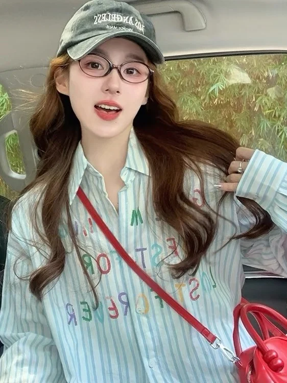 الأزرق مخطط طباعة طويلة Sve المرأة irt الكورية Sle فضفاضة تناسب ألياف البوليستر رداء علوي غير رسمي ربيع الخريف ملابس خارجية متعددة الاستخدامات