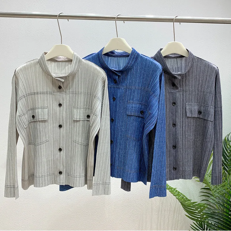 WHTREND قميص مطوي مطبوع للنساء تصميم فريد من نوعه نمط متخصص فضفاض مناسب متعدد الاستخدامات مرقع بأزرار علوية ربيع 2026