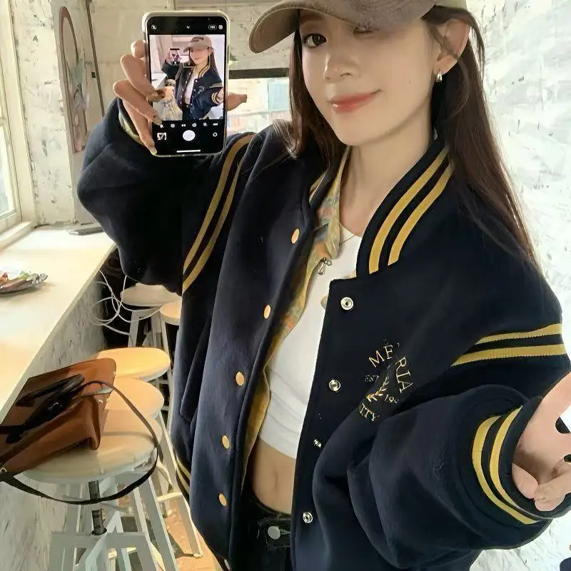 المرأة زي بيسبول معطف 2025 الخريف الشتاء جديد المرأة سترة اسكواش مبطن مبطن فضفاض سميكة ملابس خارجية غير رسمية