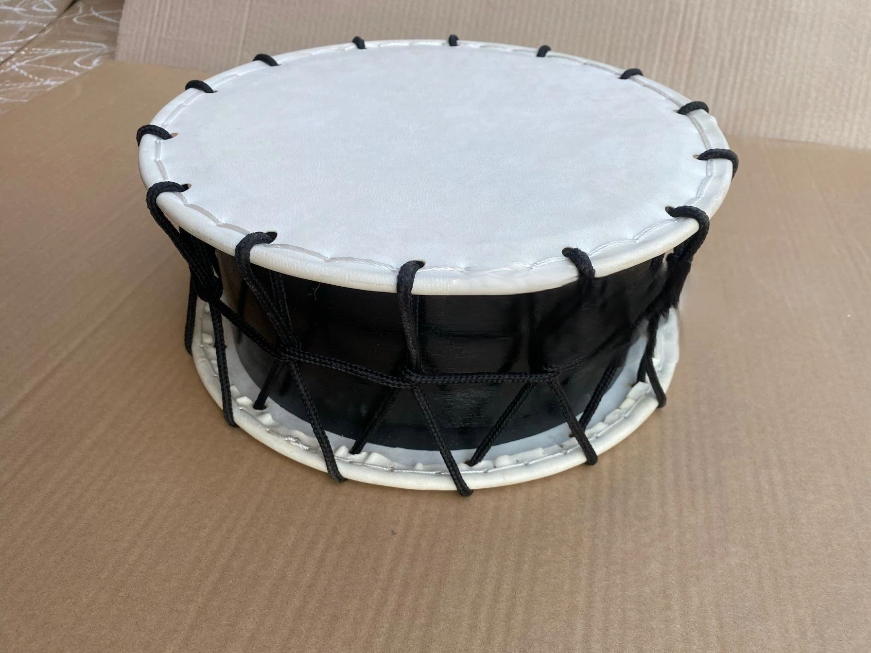 

Japanese flat drum Pulling rope drum cowhide Percussion instrument