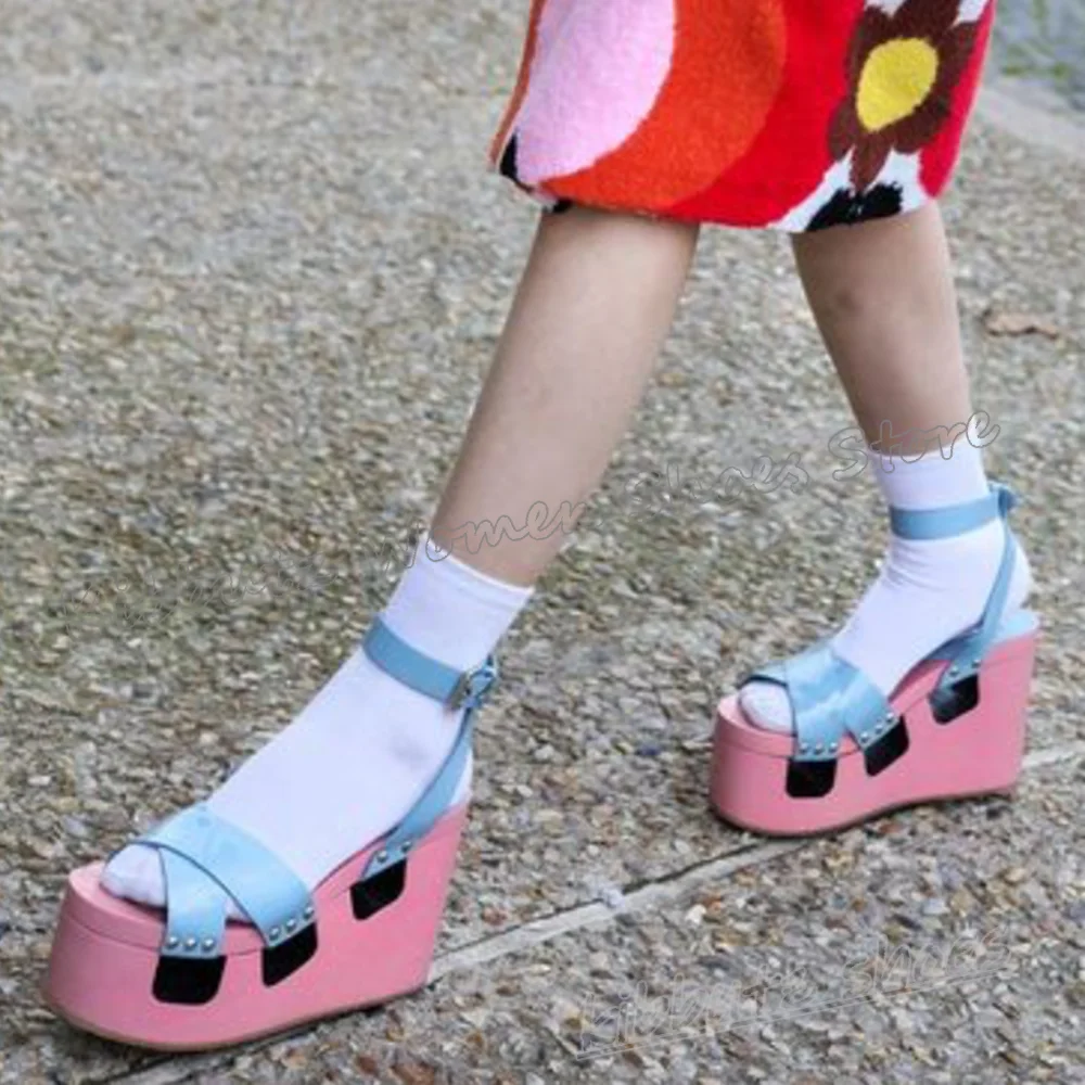 

Сандалии с пряжкой на ремне, модные элегантные сандалии на платформе с перекрестным ремешком, лаконичные, сексуальные, роскошные, с круглым носком, увеличивающие рост, из кожи, разноцветные, новые