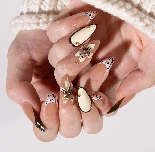 

24PCS Nude Leopard Press on Nails Almond Shape with 3D Floral Gold Design Light Luxury Elegant Wild Sweet Removable False Nails